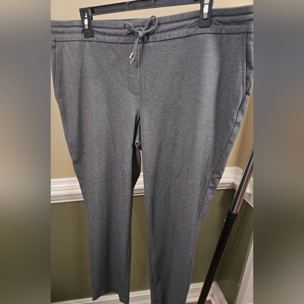 DALIA- Gray Casual/Athleisure Style